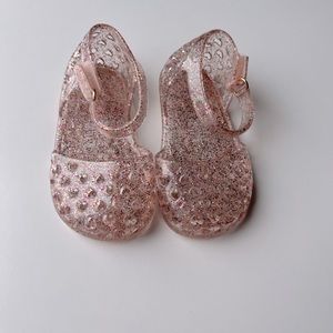 Old navy infant jelly sandals size 12-18M